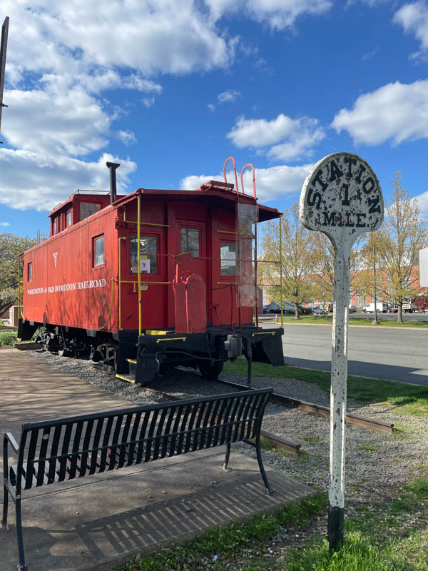 red caboose vienna va