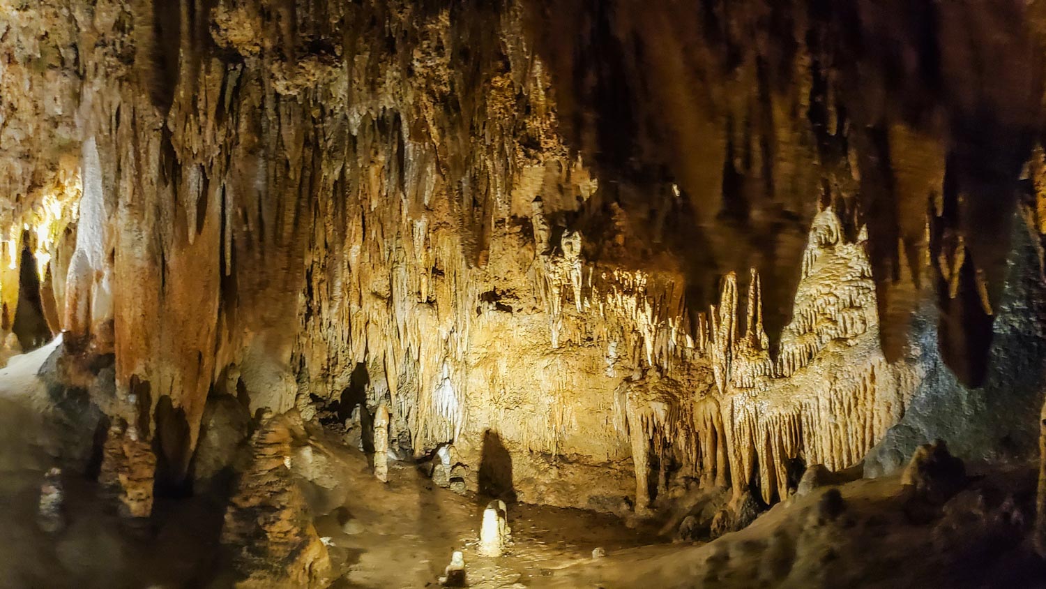 Rock formations in Shenandoah Caverns.