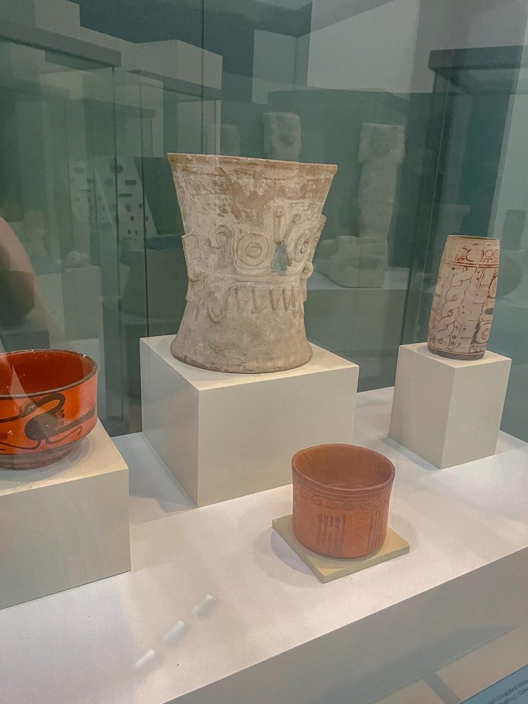 mayan pots and artifacts