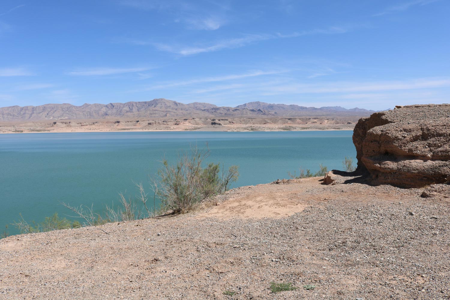 Lake Mead surrounded by the desert.