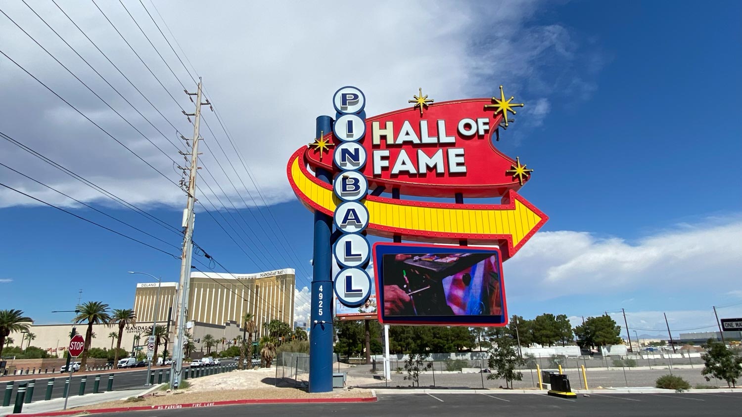 A big sign that says "Pinball Hall of Fame" in Las Vegas.