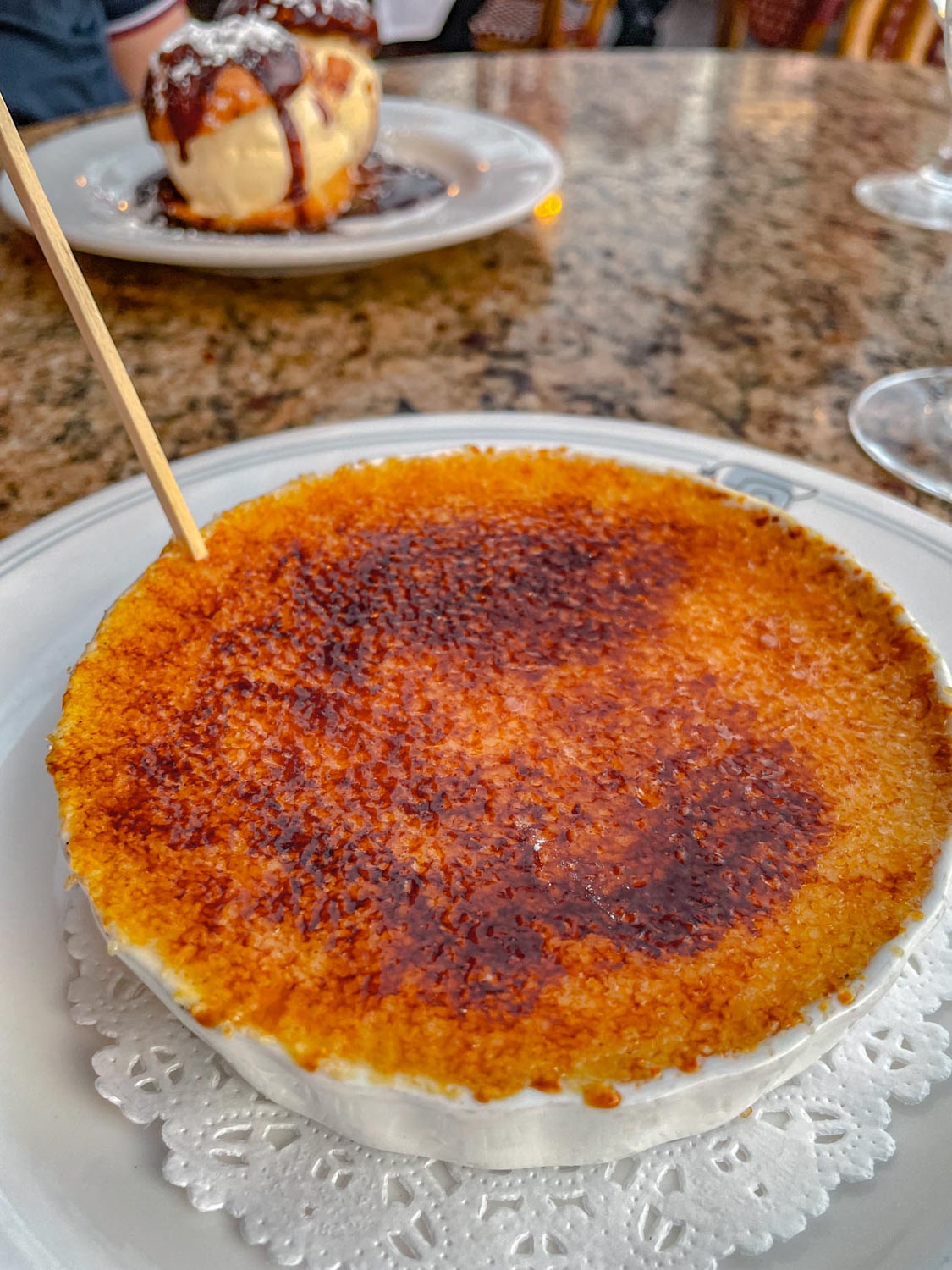 A serving of creme brulee.