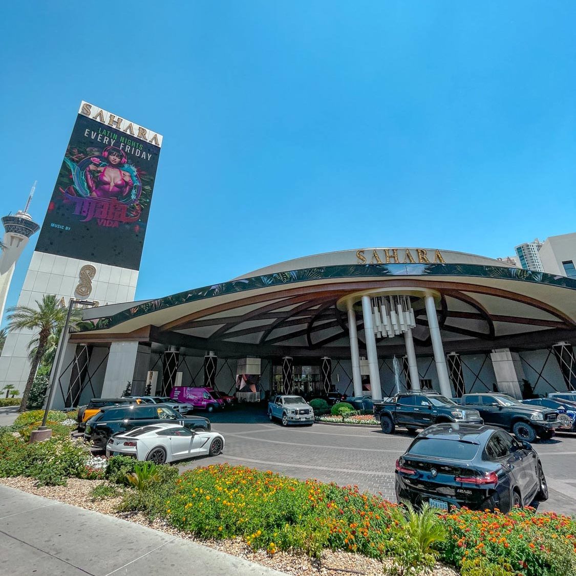 The entrance and parking area of Sahara Las Vegas hotel.
