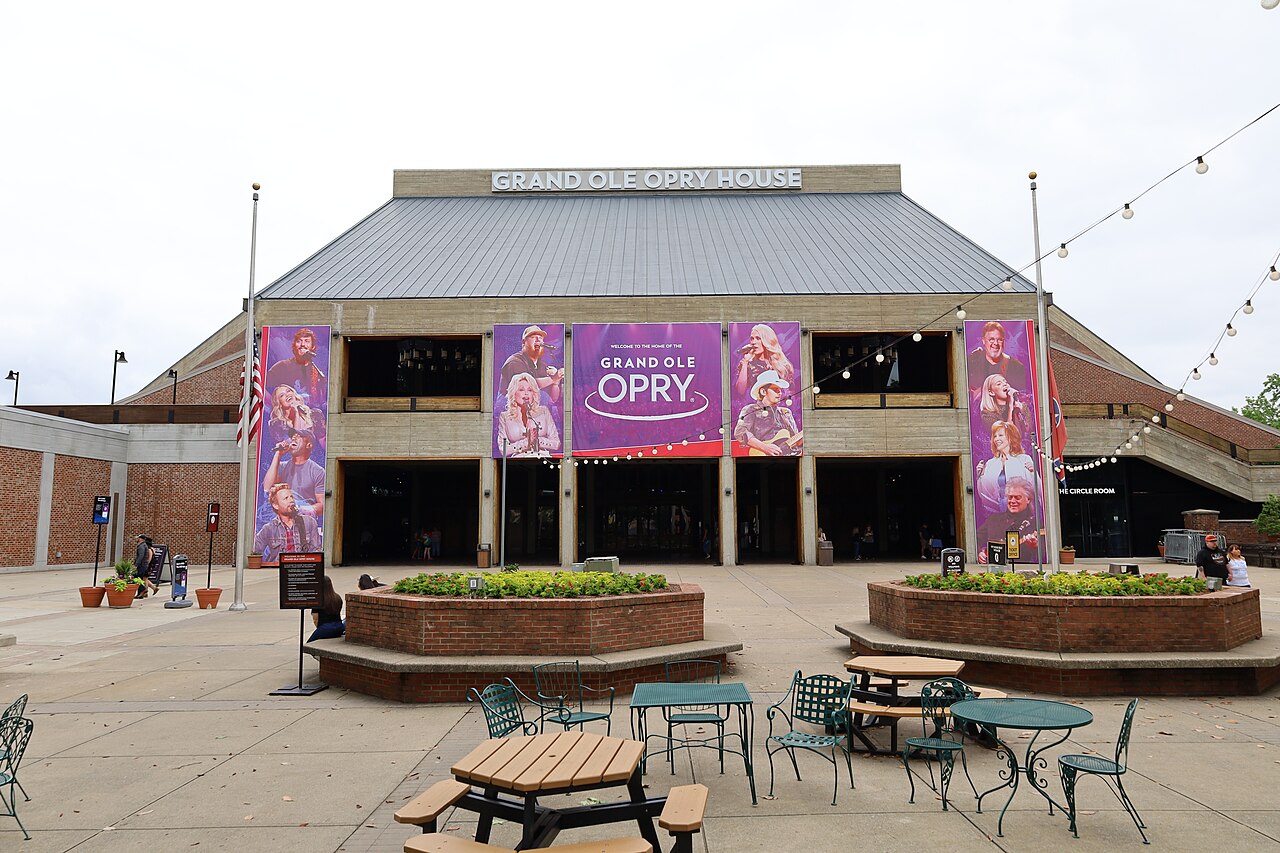The front of Grand Ole Opry House.